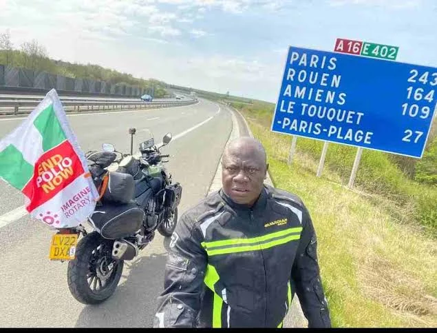 Three African women donate $1,200 (N500k) to Nigerian man riding bike from London