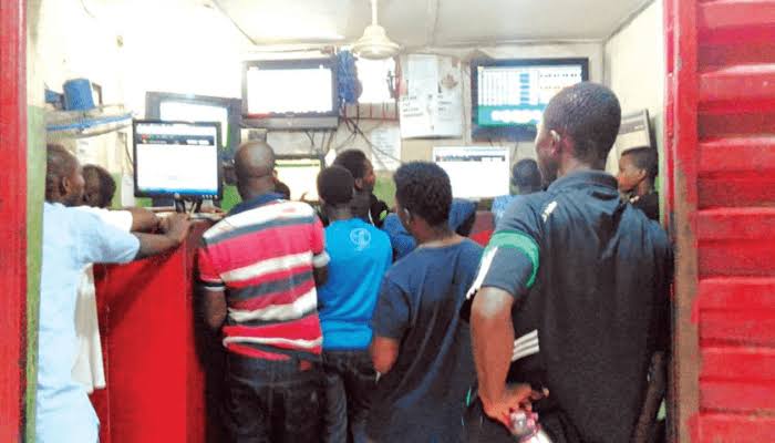 Nigerian Youths Turn to Sports Betting amid Economic Hardships